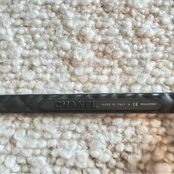 CHANEL Silver and White Polarized Aviators - Picture 8 of 9